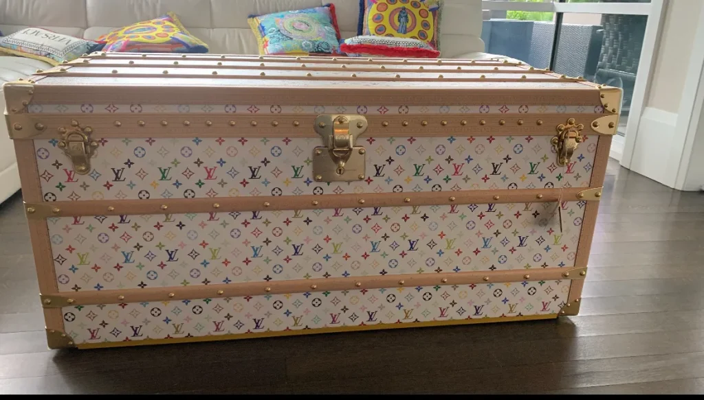 Louis Vitton Trunk
